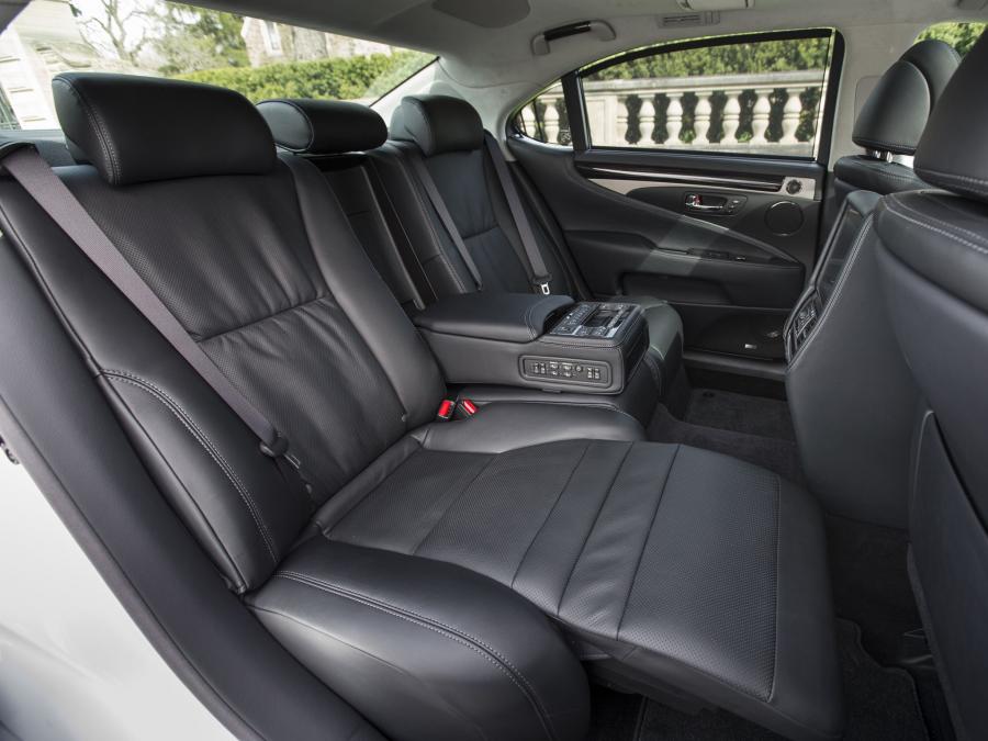  Lexus LS600h L 2012 года  (фото 6 из 16)